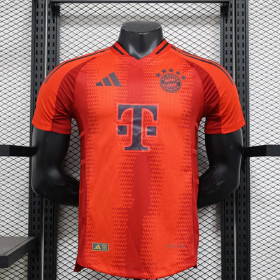 Versione giocatore 2024/2025 Bayern Monaco Home Maglia da calcio